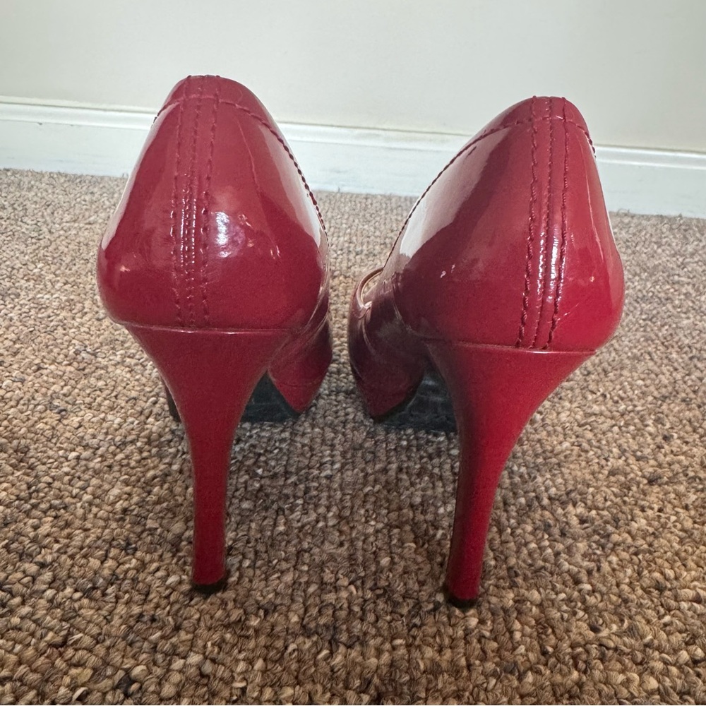 Retro, Vintage Candie’s Candy Apple Red Peep Toe Pump Open toe leather w heel - Picture 5 of 6